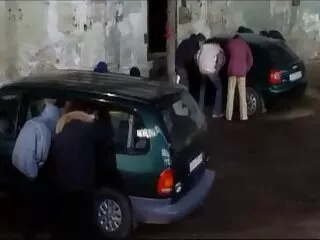 گلمور گلوریا روی بدنش شیر می ریزد و با اسباب بازی گروه های سکسی ها خودش را نوازش می کند