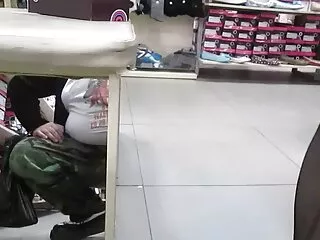 دلیا به دختر حمله کرد گروپ سکسی تلگرام و وی را با شلاق مجازات کرد